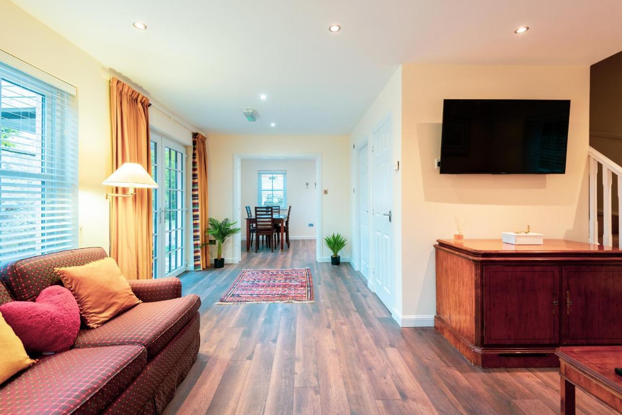 Blairgowrie and Rattray Pink Spa Nest מראה חיצוני תמונה
